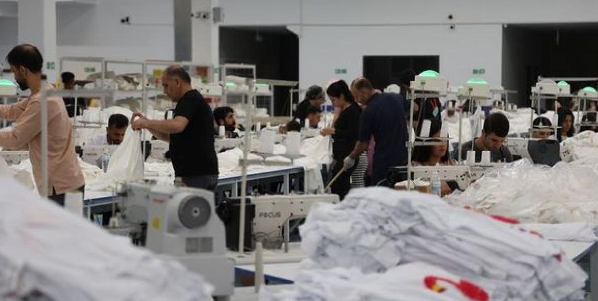 Ekonomistlerden Şok Çağrı: Asgari Ücrette Ortaklık Zamanı! 2 ekonomistlerden-sok-cagri-asgari-ucrette-ortaklik-zamani-RkGTIFUs.jpg