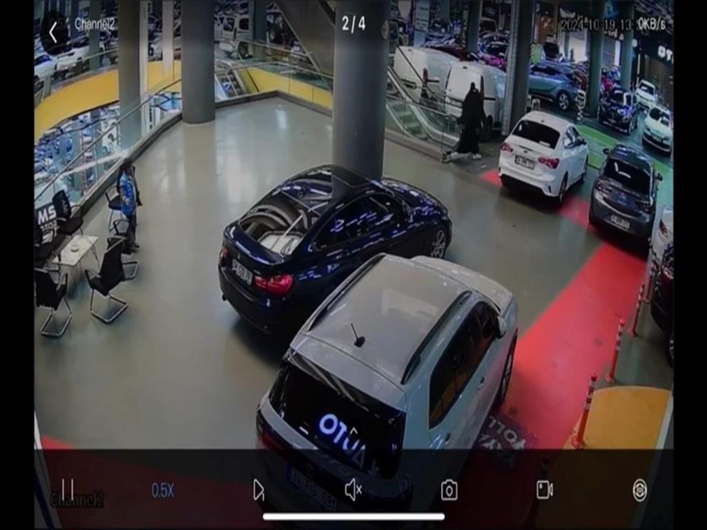 Esenyurt'ta Çarşafla Silahlı Saldırı: Otomatik Silahlarla Kurşun Yağdırdı! 3 Esenyurt'ta Çarşafla Silahlı Saldırı: Otomatik Silahlarla Kurşun Yağdırdı!