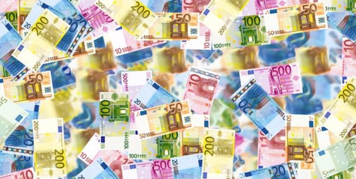 Euro Bölgesinde Kamu Borcu Patladı: Ekonomik Çalkantılar Kapıda! 2 euro-bolgesinde-kamu-borcu-patladi-ekonomik-calkantilar-kapida-v22t4DZq.jpg