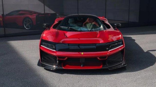 Ferrari, Göz Kamaştıran Yeni Modeliyle Lüksün Sınırlarını Zorluyor! 4 Ferrari, Göz Kamaştıran Yeni Modeliyle Lüksün Sınırlarını Zorluyor!