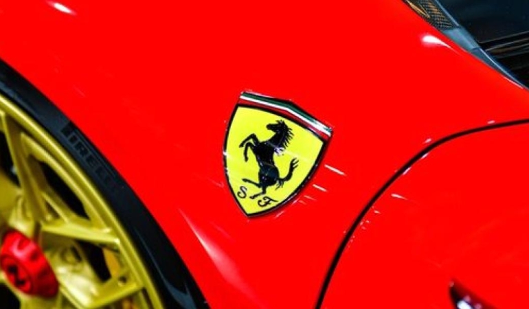 Ferrari, Göz Kamaştıran Yeni Modeliyle Lüksün Sınırlarını Zorluyor! 1 ferrari-goz-kamastiran-yeni-modeliyle-luksun-sinirlarini-zorluyor-XlNGDLVz.jpg