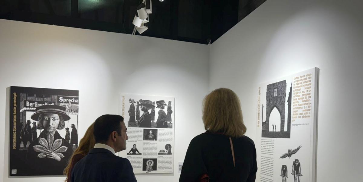 Franz Kafka'nın Gizemli Dünyası: Beyoğlu'nda Açılan İllüstrasyon Sergisi ile Zihinlerimizi Sarsacak Bir Yolculuğa Çıkın! 2 franz-kafkanin-gizemli-dunyasi-beyoglunda-acilan-illustrasyon-sergisi-ile-zihinlerimizi-sarsacak-bir-yolculuga-cikin-9FDxWEXM.jpg