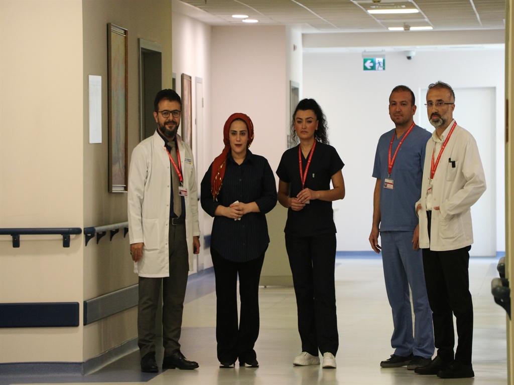 Hapşırık Nöbeti Geçiren Kadına Konulan İlginç Teşhis 3 Hapşırık Nöbeti Geçiren Kadına Konulan İlginç Teşhis