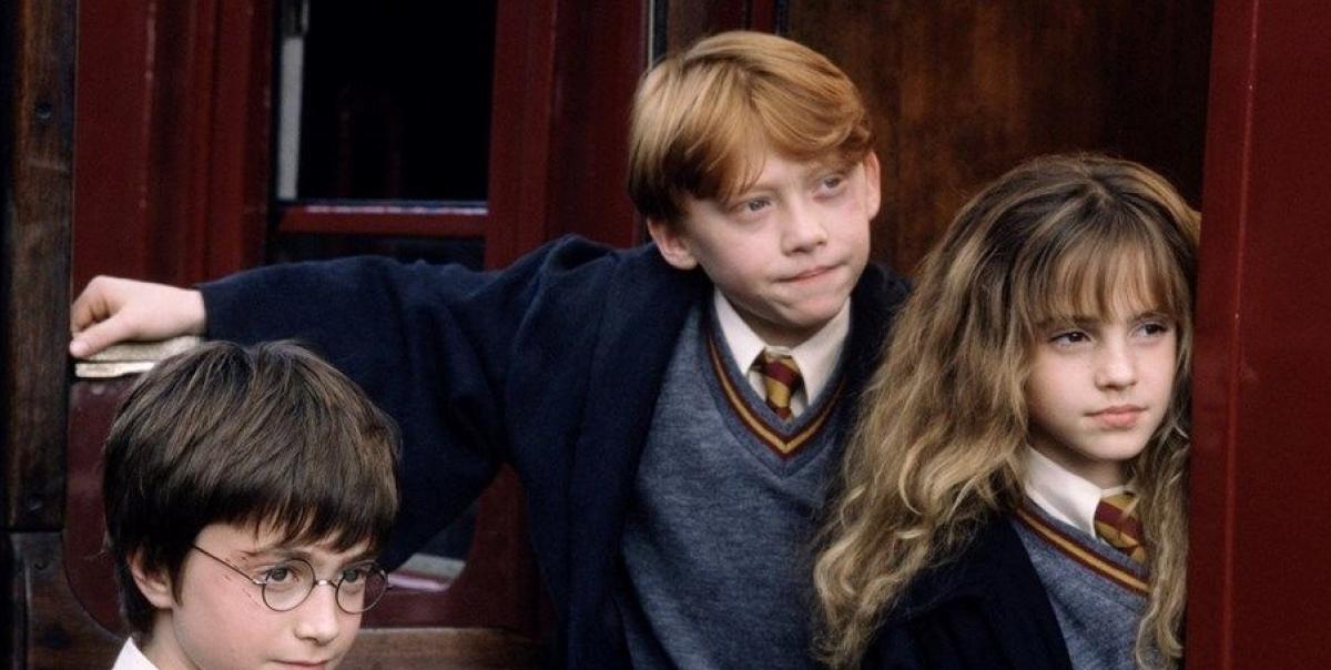Harry Potter Hayranlarını Şok Edecek! Yeni Dizi, Filmlerden Tamamen Farklı Bir Dünyaya Kapı Açıyor! 3 harry-potter-hayranlarini-sok-edecek-yeni-dizi-filmlerden-tamamen-farkli-bir-dunyaya-kapi-aciyor-5vh6Yv2V.jpg