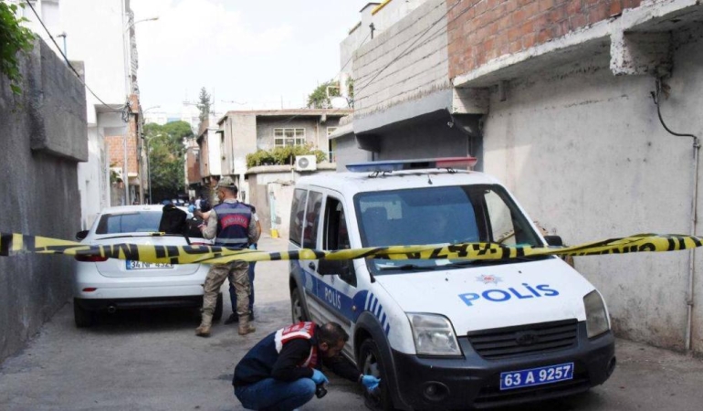İhbar Üzerine Gelen Polislere Saldırı: Olayın Detayları 1 ihbar-uzerine-gelen-polislere-saldiri-olayin-detaylari-dn4Yb8A8.jpg