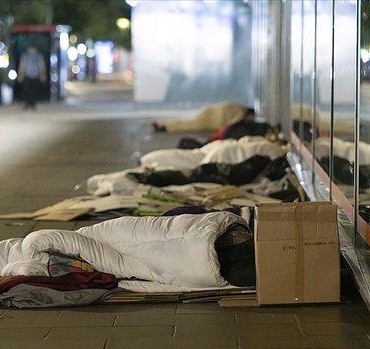 İngiltere'de 9,3 Milyon Kişi Açlık Tehdidi Altında: Acil Önlemler Alınmalı! 3 ingilterede-93-milyon-kisi-aclik-tehdidi-altinda-acil-onlemler-alinmali-x6a42Cln.jpg