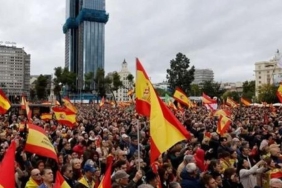 İspanya'da Erken Emeklilik İçin Tarihi Grev: Haklar İçin Sokaklara Dökülenler! 5 ispanyada-erken-emeklilik-icin-tarihi-grev-haklar-icin-sokaklara-dokulenler-euT2k2Bx.jpg