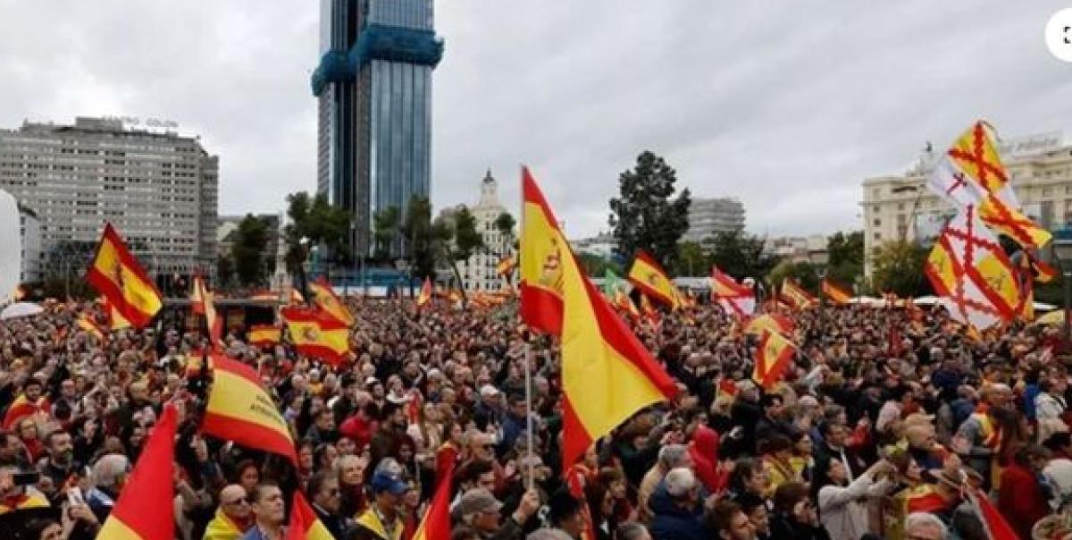 İspanya'da Erken Emeklilik İçin Tarihi Grev: Haklar İçin Sokaklara Dökülenler! 2 ispanyada-erken-emeklilik-icin-tarihi-grev-haklar-icin-sokaklara-dokulenler-euT2k2Bx.jpg