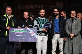 İstanbul Metrosunun En İyi 3 Müzisyeni: Bu İsimler Sizi Şaşırtacak! 1 istanbul-metrosunun-en-iyi-3-muzisyeni-bu-isimler-sizi-sasirtacak-ZWkQuJEM.jpg