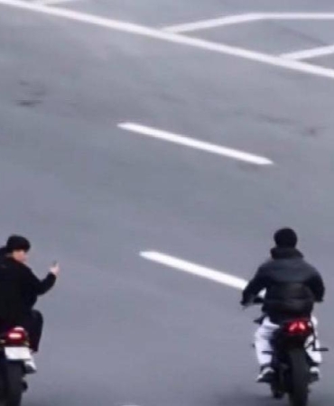 İstanbul'da Sinema Gibi Anlar: Kaçanlar ve Peşindeki Polis 7 istanbulda-sinema-gibi-anlar-kacanlar-ve-pesindeki-polis-yS9OeiO6.jpg