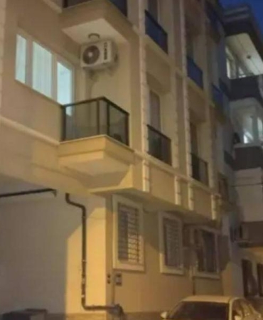 İzmir'deki Evinde Gizemli Ölüm: Detaylar Ortaya Çıkıyor 3 izmirdeki-evinde-gizemli-olum-detaylar-ortaya-cikiyor-jrJsmKWv.jpg