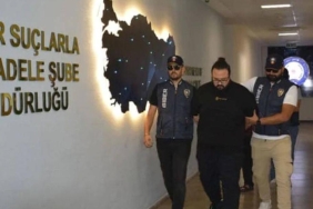 Jahreine İçin Müstehcen Yayın Davası Başlatıldı 4 jahreine-icin-mustehcen-yayin-davasi-baslatildi-YflqITqD.jpg