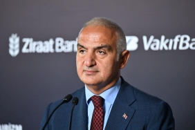 kultur-ve-turizm-bakani-ersoydan-sok-davet-sanatseverler-icin-kapilarimizi-araliyoruz-kulturel-zenginliklere-adim-NsUMDhDR.jpg