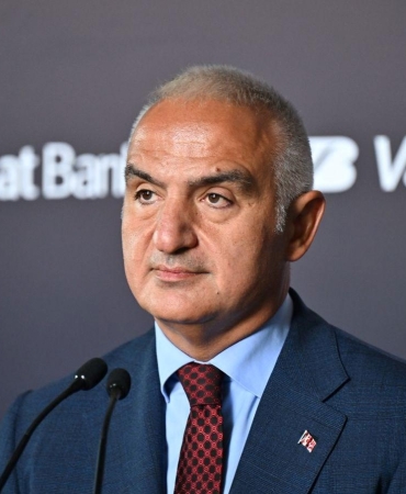 kultur-ve-turizm-bakani-ersoydan-sok-davet-sanatseverler-icin-kapilarimizi-araliyoruz-kulturel-zenginliklere-adim-NsUMDhDR.jpg