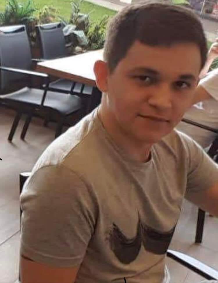 Maç Sırasında Kalp Krizi Geçirerek Hayatını Kaybedenler: Dram ve Duygu Dolu Anlar 1 İnegöl'de Halı Sahada Trajik Olay