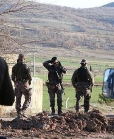 Mardin'de Sokağa Çıkma Yasağı: Teröristler Çembere Alındı! 3 mardinde-sokaga-cikma-yasagi-teroristler-cembere-alindi-G7YEzSbt.jpg