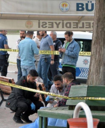 Mezarlıkta Anne ve İki Kızının Trajik Ölümü 2 mezarlikta-anne-ve-iki-kizinin-trajik-olumu-SnXNAhx8.jpg