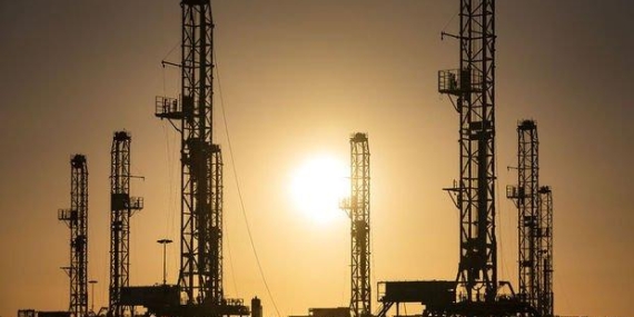 Petrolde Durgun Bir Görünüm: Nedenleri ve Etkileri