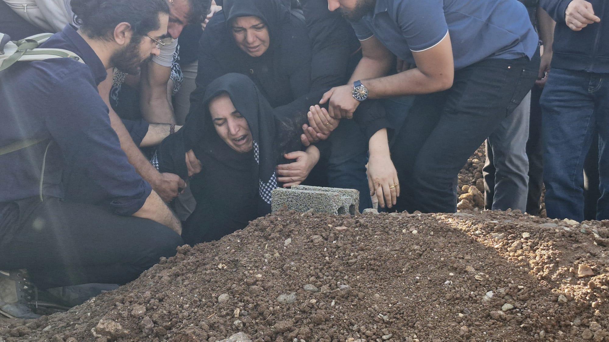 Rojin'in Vanda Bulunan Cenazesi Diyarbakır'da Görkemli Bir Törenle Toprağa Verildi 3 18. Gününde Cansız Bedeni Bulundu