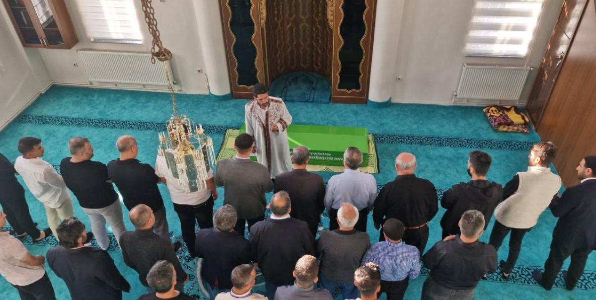 Rojin'in Vanda Bulunan Cenazesi Diyarbakır'da Görkemli Bir Törenle Toprağa Verildi 7 rojinin-vanda-bulunan-cenazesi-diyarbakirda-gorkemli-bir-torenle-topraga-verildi-gMsEPje3.jpg
