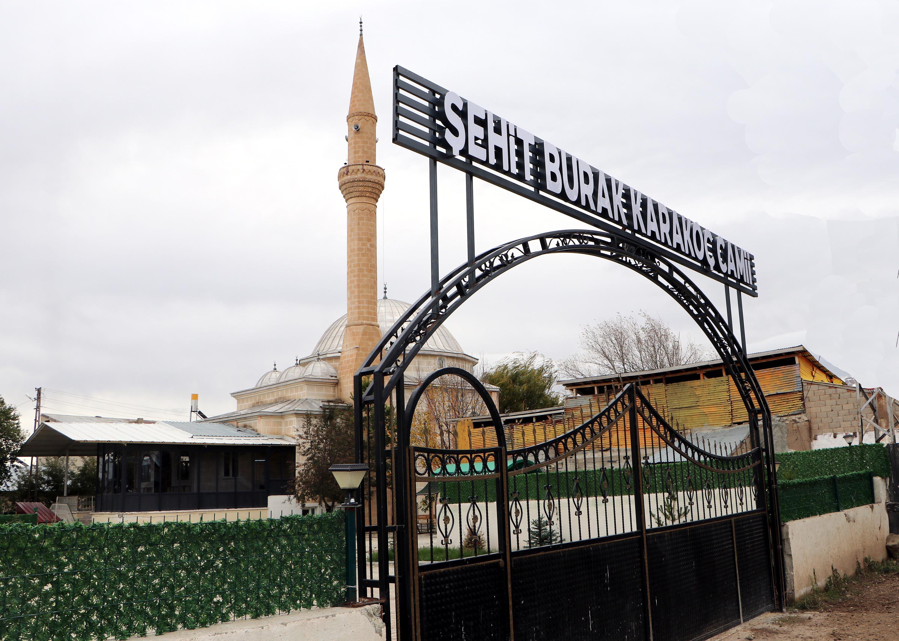 Şehit Oğluna Müjdeyi Veren Baba: Hain Sonunda Geberdi! 2 Şehit Oğluna Müjdeyi Veren Baba: Hain Sonunda Geberdi!