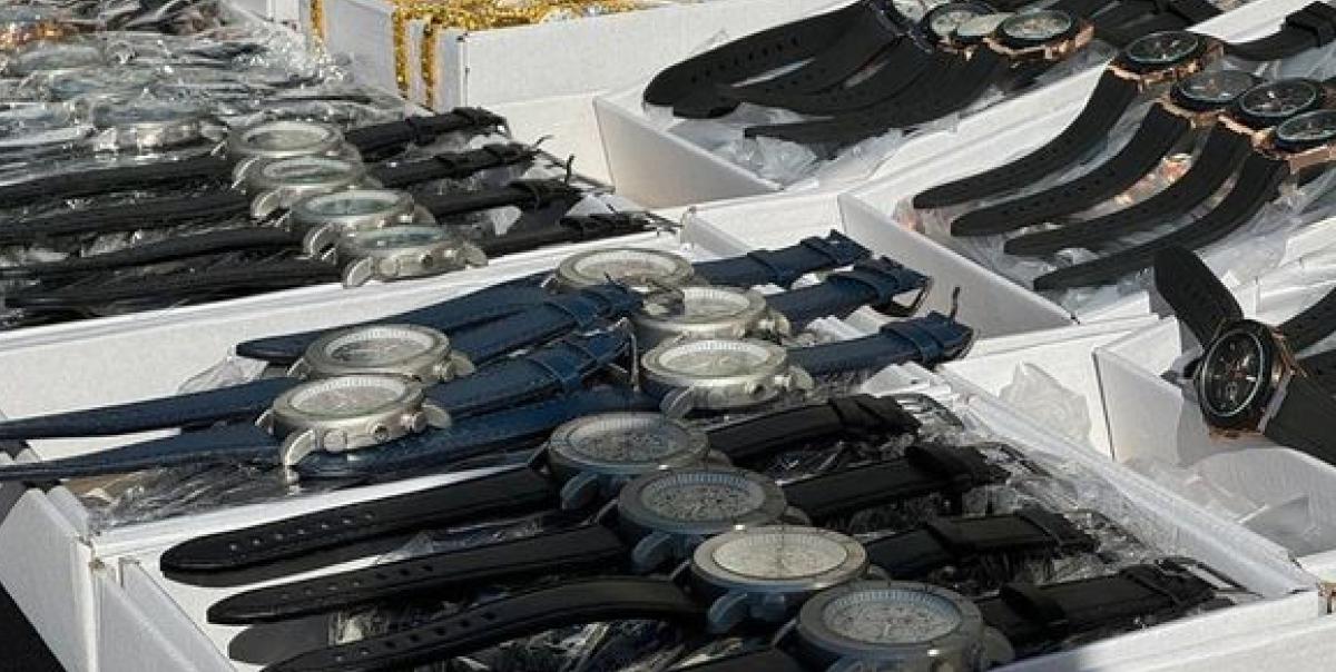 Şok İfşa! Hazine ve Maliye Bakanlığı, 4 Milyar Liralık Kayıt Dışı Saat Ticaretini Gün Yüzüne Çıkardı! 2 sok-ifsa-hazine-ve-maliye-bakanligi-4-milyar-liralik-kayit-disi-saat-ticaretini-gun-TDDjzqqI.jpg