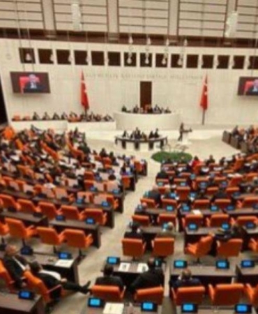 TBMM Adalet Komisyonu'ndan Tarihi Yasa Değişiklikleri Geçti 7 tbmm-adalet-komisyonundan-tarihi-yasa-degisiklikleri-gecti-58C4AUMb.jpg