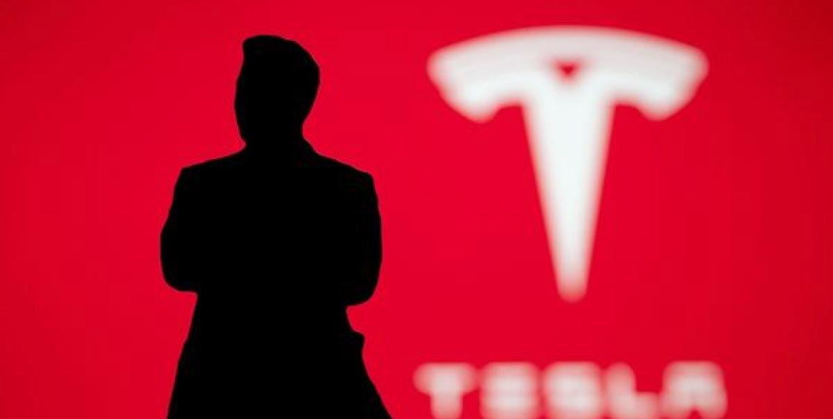 Tesla'nın 2,4 Milyon Aracında Gizli Tehlike: İncelemeler Başlatıldı! 2 teslanin-24-milyon-aracinda-gizli-tehlike-incelemeler-baslatildi-kR8N5Rfw.jpg