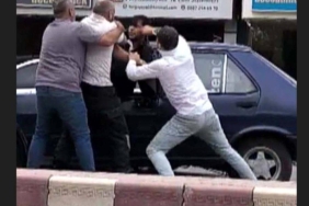 Trafikte Üç Kişinin Gırtlağına Yapıştığı Olay 5 trafikte-uc-kisinin-girtlagina-yapistigi-olay-3DFPSpj2.jpg