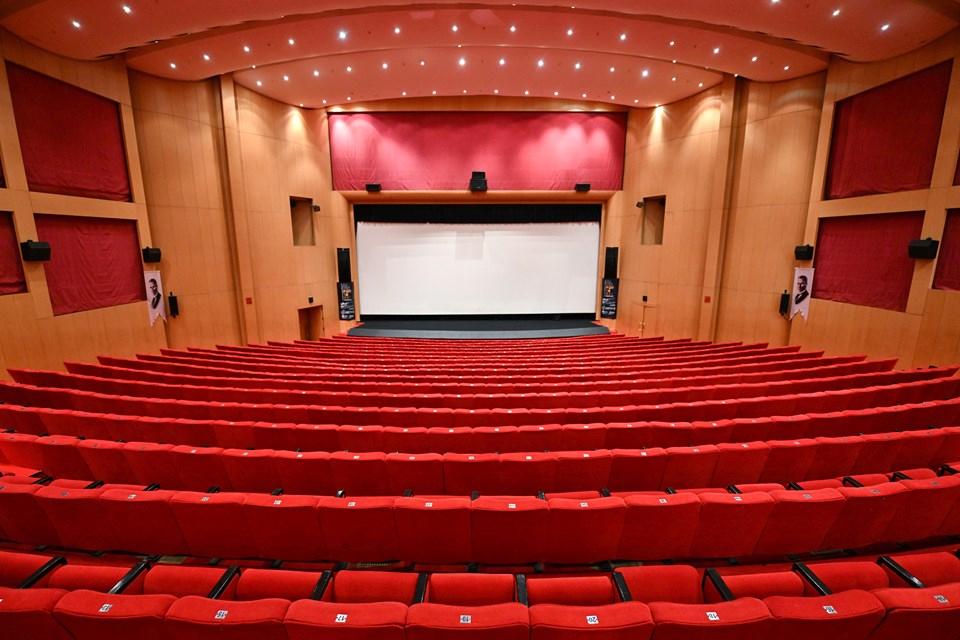 Türkiye'nin En Prestijli Sinema Ödülü: Altın Portakal'da Geri Sayım Başladı! İşte Kaçırılmayacak Anlar! 1 Antalya'da Altın Portakal Film Festivali Coşkusu Başlıyor