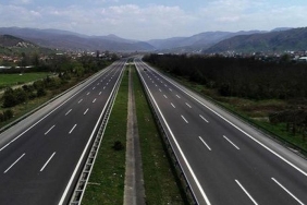 Türkiye'nin Yol Ağı 50 Bin Kilometreye Ulaşarak Geleceğin Yollarını Aydınlatıyor! 8 turkiyenin-yol-agi-50-bin-kilometreye-ulasarak-gelecegin-yollarini-aydinlatiyor-G6cwvQU8.jpg