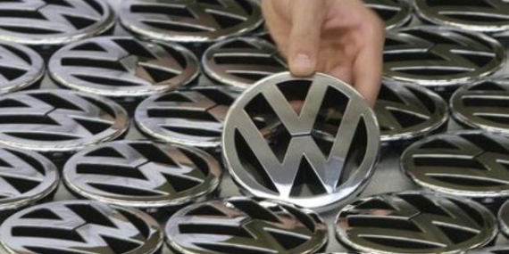 Volkswagen’in Araç Teslimatlarında Şok Düşüş: Sektörde Alarm Zilleri Çalıyor!