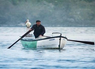 Yaren ve Leylek: Balıkçı Adem'in Unutulmaz Dostluğunun Perde Arkası - 4 Ekim'de Sizi Şaşırtacak Bir Sinema Deneyimi! 4 yaren-ve-leylek-balikci-ademin-unutulmaz-dostlugunun-perde-arkasi-4-ekimde-sizi-sasirtacak-yhgl3KRX.jpg