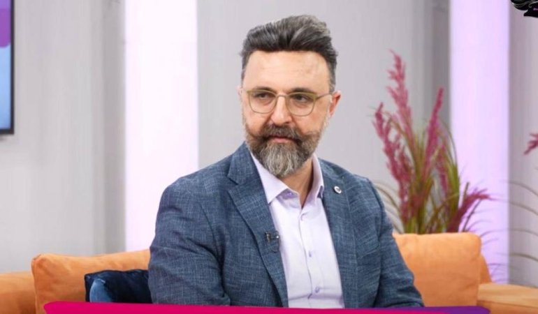 Yenidoğan Çetesi Lideri Özge Ulusoy'un Programına Konuk Oldu 1 yenidogan-cetesi-lideri-ozge-ulusoyun-programina-konuk-oldu-LKY8ljG9.jpg