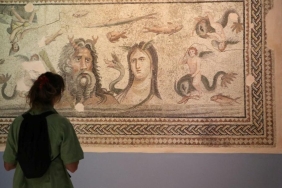 Zeugma Mozaik Müzesi'nde Ziyaretçi Sayısında Tarihi Rekor: Bu Büyülü Yer Hakkında Bilmeniz Gereken 5 Şey! 5 zeugma-mozaik-muzesinde-ziyaretci-sayisinda-tarihi-rekor-bu-buyulu-yer-hakkinda-bilmeniz-gereken-5-VZGPLaY1.jpg