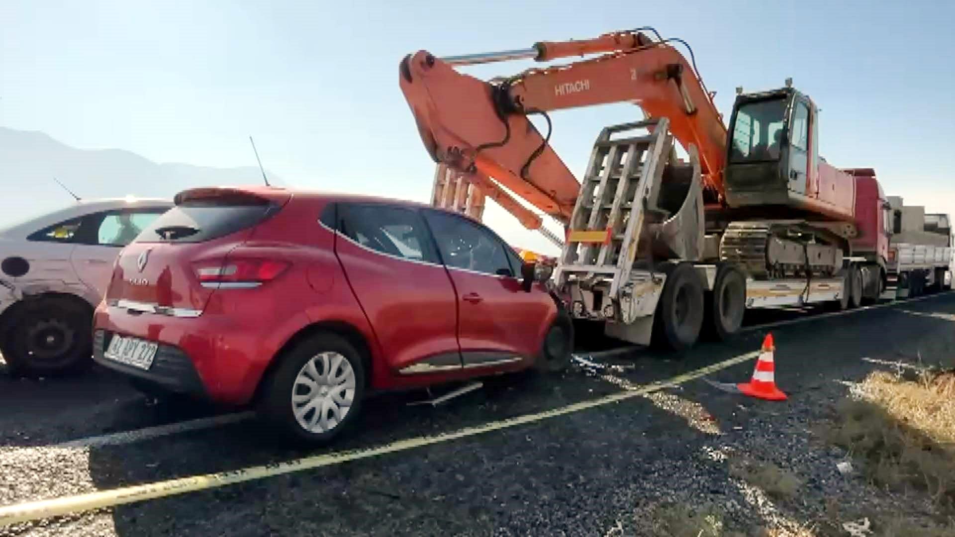 Zincirleme Kazada Karakol Komutanı Hayatını Kaybetti, 15 Kişi Yaralandı! 3 Zincirleme Kazada Karakol Komutanı Hayatını Kaybetti, 15 Kişi Yaralandı!