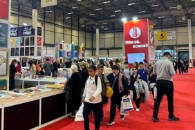 41. Uluslararası İstanbul Kitap Fuarı'nda 500 Bini Aşkın Kitapseverin Buluştuğu Unutulmaz Anlar! 4 41-uluslararasi-istanbul-kitap-fuarinda-500-bini-askin-kitapseverin-bulustugu-unutulmaz-anlar-rPgVJvTh.jpg