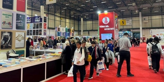 41. Uluslararası İstanbul Kitap Fuarı’nda 500 Bini Aşkın Kitapseverin Buluştuğu Unutulmaz Anlar!