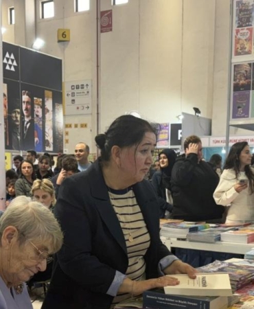41-uluslararasi-istanbul-kitap-fuarinda-son-gun-kacirilmamasi-gereken-firsatlar-ve-essiz-deneyimler-nb18PtDr.jpg