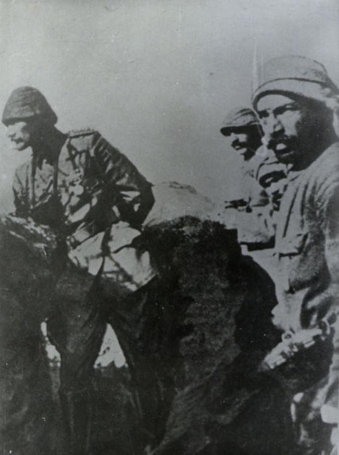 86 Yıldır Sönmeyen Aşk: Özlemin Diri Kalbi 1 Mustafa Kemal Atatürk: Türkiye Cumhuriyeti'nin Kurucusu
