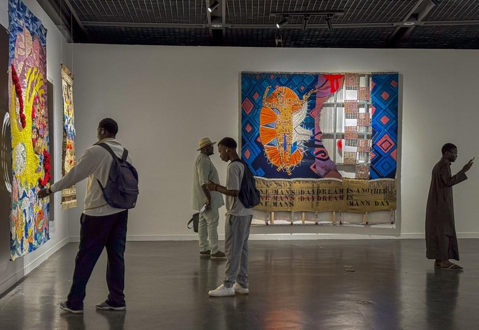 Afrika'nın En Büyük Çağdaş Sanat Etkinliği Dakarda: Bu Etkinlikte Neler Olacak? Kaçırılmaması Gereken Anlar! 1 Dakar Bienali 2023: Uyanış Temasıyla Sanatın Kalbi