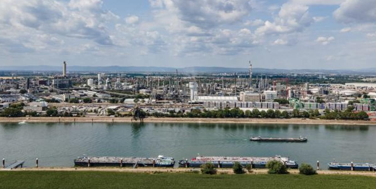 Almanya'da Patlayan Siyasi Krizin Arkasında 650 Milyar Euro'luk Şok Gerçekler! 2 almanyada-patlayan-siyasi-krizin-arkasinda-650-milyar-euroluk-sok-gercekler-cEIYjNR9.jpg