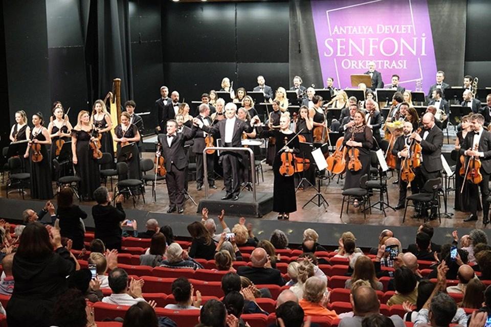 Antalya Devlet Senfoni Orkestrası ile Rus Romantizminin Derinliklerine Yolculuk: Bu Konserde Kaçırılmayacak Anlar Sizleri Bekliyor! 1 Antalya'da Unutulmaz Bir Müzik Gecesi