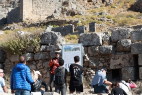 Antalya Kültür Yolu Festivali: Unutulmaz Etkinliklerle Sanatın Kalbine Yolculuk! 2 antalya-kultur-yolu-festivali-unutulmaz-etkinliklerle-sanatin-kalbine-yolculuk-bHnCi5Rs.jpg