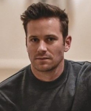Armie Hammer'ın Şaşırtıcı Dönüşü: Sinemaya Geri Dönüşüyle İlgili Bilmeniz Gereken 7 Şey! 10 armie-hammerin-sasirtici-donusu-sinemaya-geri-donusuyle-ilgili-bilmeniz-gereken-7-sey-pry1FabP.jpg
