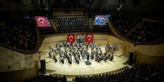 Atatürk İçin Çalınan Melodiler: Cumhurbaşkanlığı Senfoni Orkestrası’ndan Unutulmaz Bir Gece!