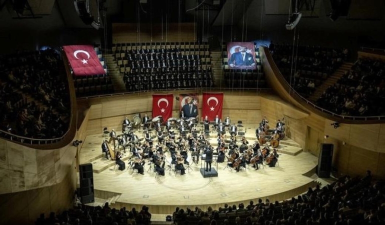 ataturk-icin-calinan-melodiler-cumhurbaskanligi-senfoni-orkestrasindan-unutulmaz-bir-gece-efbbjLWg.jpg