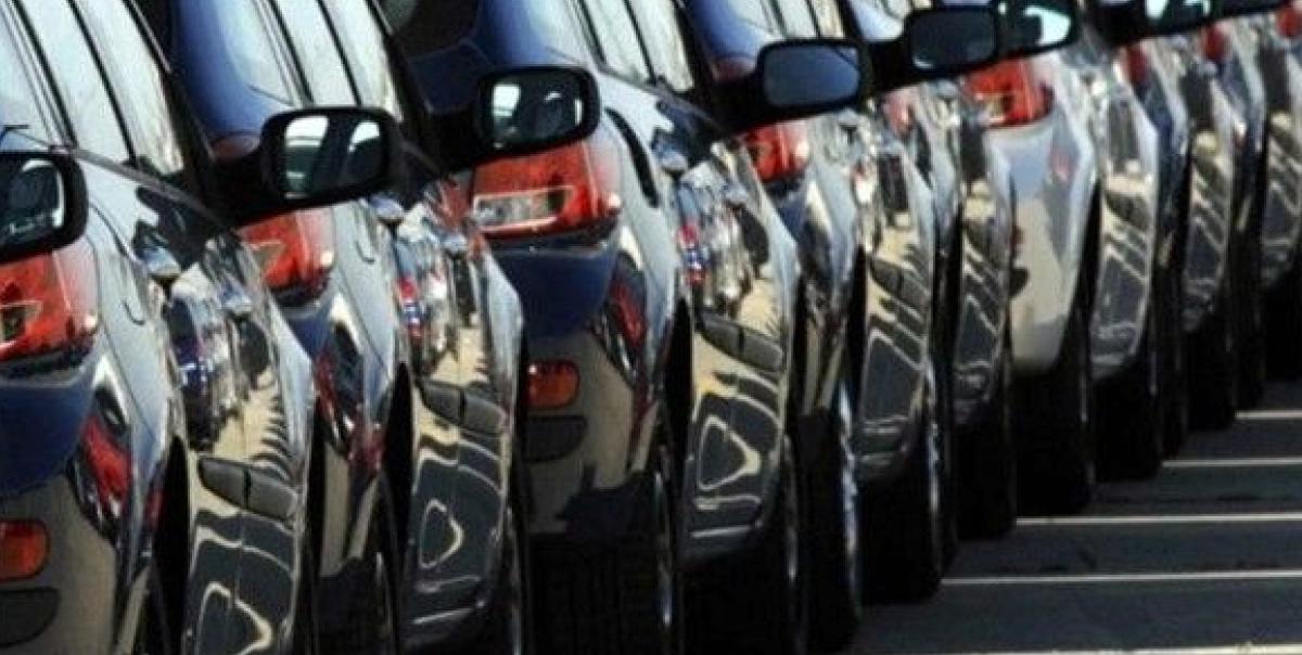 Ekim'de Otomotiv Pazarı Çökmeye Devam Ediyor: Kırılma Noktası mı? 2 ekimde-otomotiv-pazari-cokmeye-devam-ediyor-kirilma-noktasi-mi-6EEdtlyX.jpg