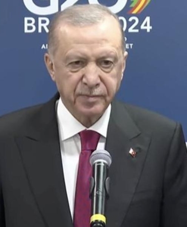 Erdoğan: Dezenflasyon Rüzgarı Başladı, 2025'te Yeni Bir Dönem! 🚀 5 erdogan-dezenflasyon-ruzgari-basladi-2025te-yeni-bir-donem-JFIBUIKl.jpg
