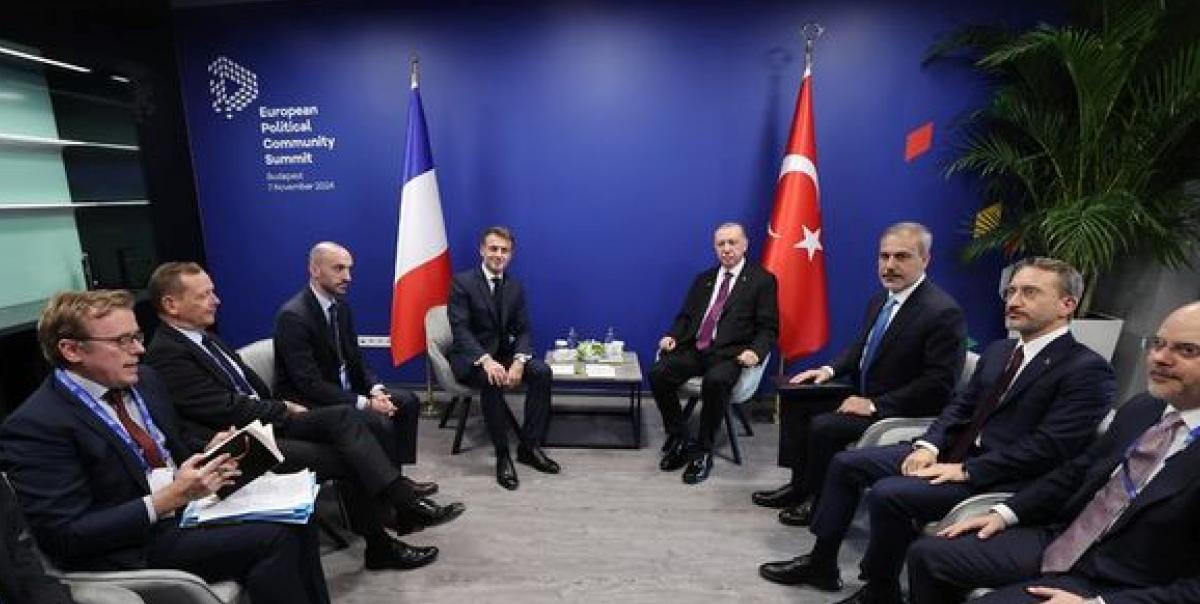Erdoğan ve Macron'un Tarihi Zirvesi: Diplomasi Savaşında Yeni Bir Sayfa! 2 erdogan-ve-macronun-tarihi-zirvesi-diplomasi-savasinda-yeni-bir-sayfa-I25IH1nC.jpg